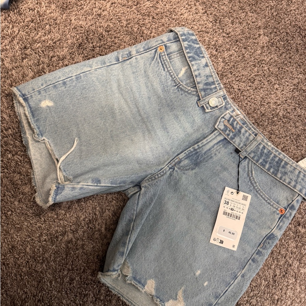 Zara Light Wash Distressed Denim Shorts